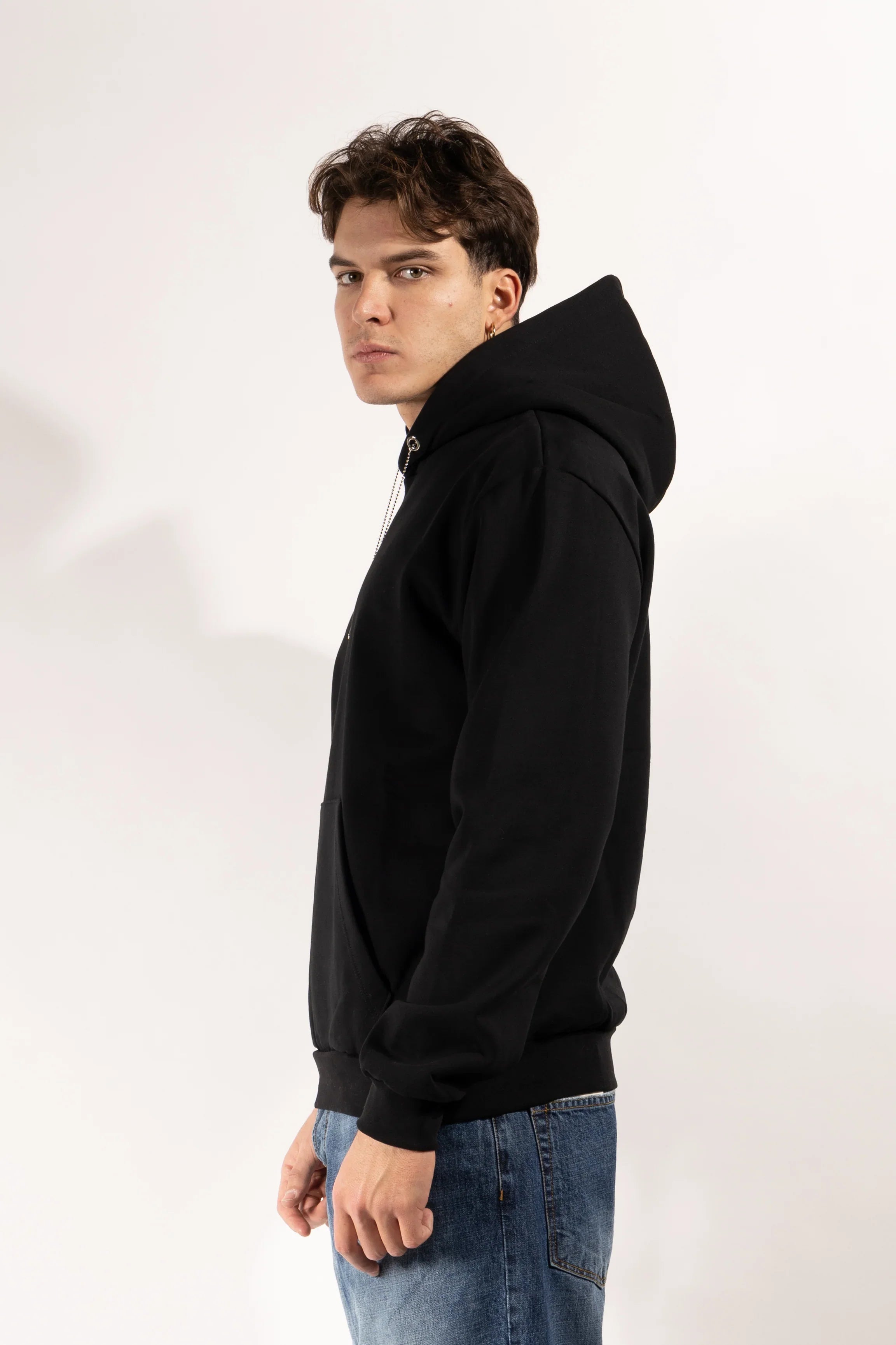 SUDADERA CON CAPUCHA U955